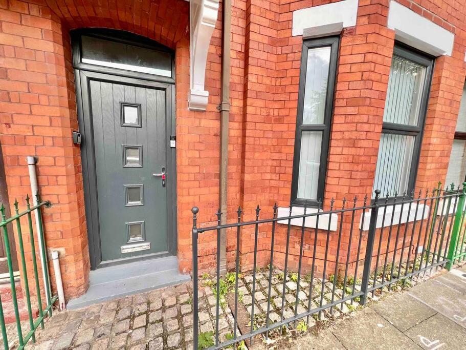 Casa de férias Modern Centre Townhouse Sleeps 10 & Parking *