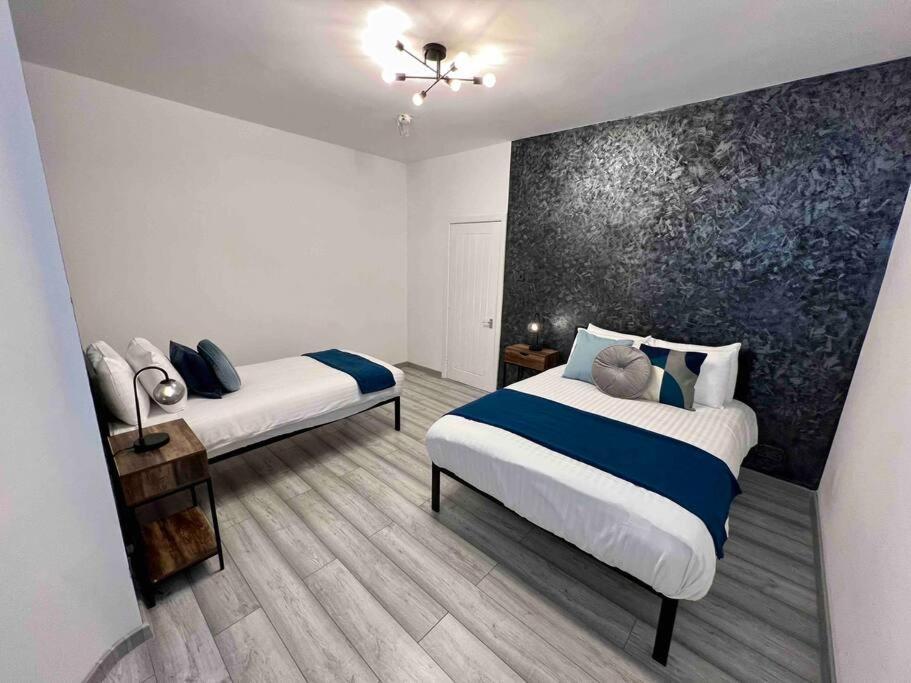 Casa de férias Modern Centre Townhouse Sleeps 10 & Parking