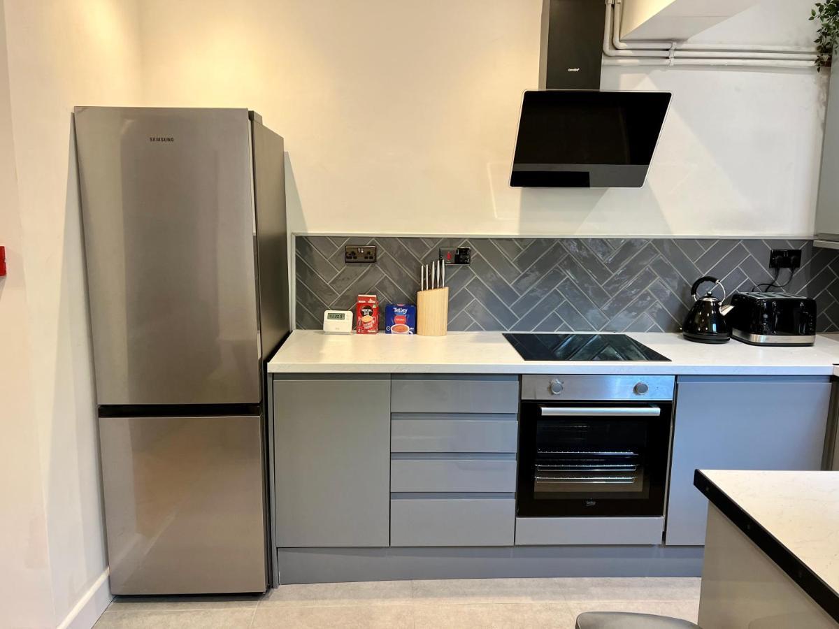 Casa de férias Modern Centre Townhouse Sleeps 10 & Parking Manchester